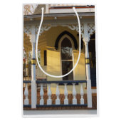 Gingerbrood Porch Glow - Martha's wijntuin Medium Cadeauzakje (Voorkant)