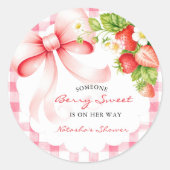 Gingham aardbei roze baby shower ronde sticker (Voorkant)