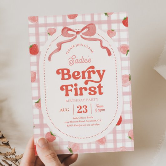 Gingham Berry eerste verjaardag uitnodiging