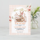 Gingham Boho Bloemachtige Paashaas Baby Shower Kaart (Staand voorkant)