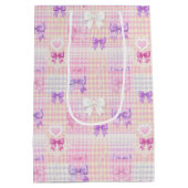 Gingham Coquette Bows Baby shower Meisjes Verjaard Medium Cadeauzakje (Achterkant)