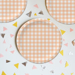 Gingham met Gingham Check Pset Picnic Peach Papieren Bordje<br><div class="desc">Moderne zomertrend picknick deken gingham plaid tartan patroon. Pasteltonen esthetisch. Pastel-sinaasappel,  perzikgingham-patroontafelgerei. Peach baby shower,  bruiloft,  meisje gingham party decor.</div>