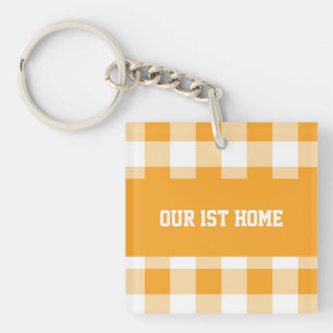 Gingham Patroon Ons 1e Huis Sleutelhanger