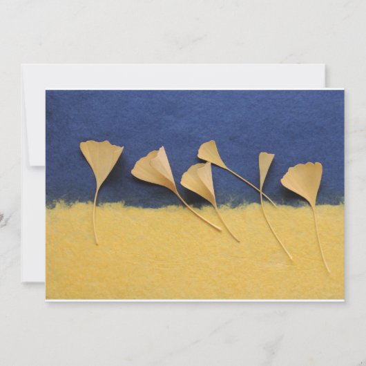 ginkgo-bladeren op handgemaakt papier, vijfmaal7 u kaart (Voorkant)