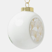 Ginkgo Gold: luxe bladarrangement Keramische Bal Ornament (Links)
