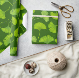 Ginkgo patroon op donkergroen cadeaupapier