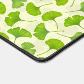 Ginkgo patroon op wit bureaumat (Hoek)