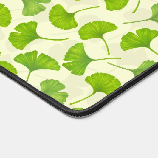 Ginkgo patroon op wit bureaumat (Hoek)