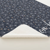 Ginkgo verlaat marine en koraal familie monogram sherpa deken (3/4)