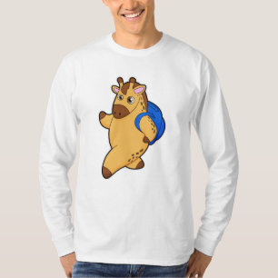 Giraffe als student met rugzak t-shirt