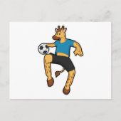 Giraffe als voetballer met voetbal briefkaart (Voorkant)
