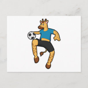 Giraffe als voetballer met voetbal briefkaart