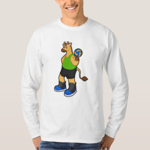 Giraffe als volleybalspeler met volleybal t-shirt