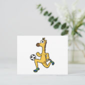 Giraffe bij voetbal sport briefkaart (Staand voorkant)
