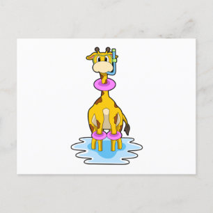 Giraffe bij zwemmen met zwembandje briefkaart