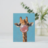 Giraffe blaast roze bubbelsteen briefkaart (Staand voorkant)