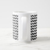 Giraffe Black en Gray Chevron Pattern Grote Koffiekop (Achterkant)
