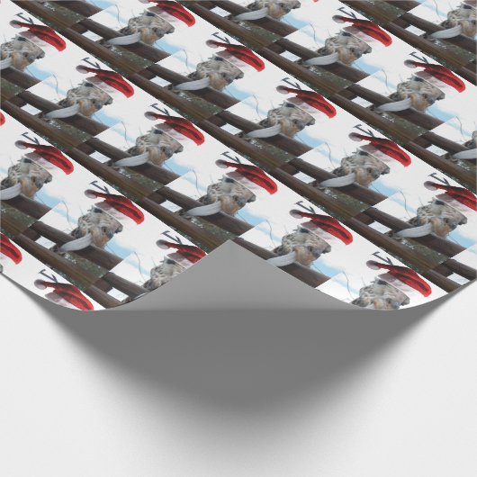 Giraffe die met Kerstmis een kerstcadeauPet draagt Cadeaupapier (Hoek)