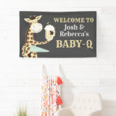 Giraffe drink bier Baby-Q Co-ed Baby shower Spandoek (Insitu)