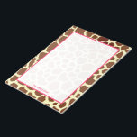 Giraffe en roze, aangepast Notitieblok<br><div class="desc">Een notitieblok met een achtergrond voor girafdruk en een pure middensectie die in roze wordt beschreven. Personaliseer met jouw naam in roze.</div>