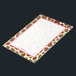 Giraffe en roze, aangepast Notitieblok<br><div class="desc">Een notitieblok met een achtergrond voor girafdruk en een pure middensectie die in roze wordt beschreven. Personaliseer met jouw naam in roze.</div>