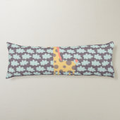 Giraffe en wolken lichaamskussen (Voorkant)