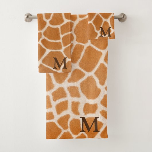 Giraffe Fur Realistic Animal Print Bruin Monogram Bad Handdoek (Insitu)