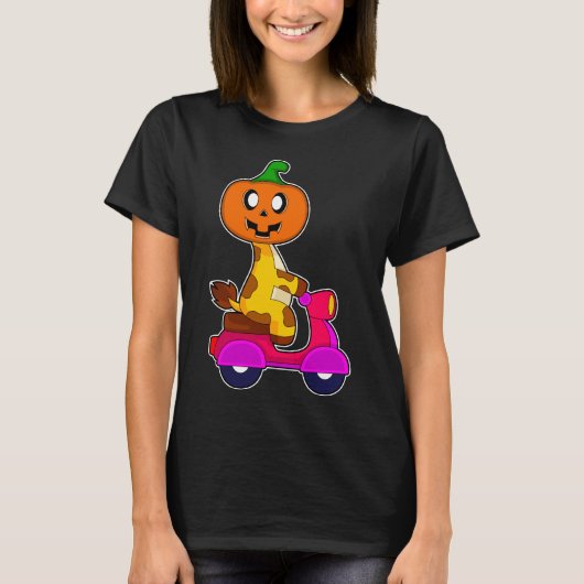 Giraffe Halloween pompoen scooter T-shirt (Voorkant)