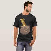 Giraffe In A Pocket Tall Animal Safari T-shirt (Voorkant volledig)