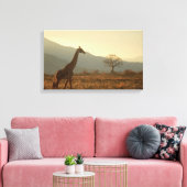 Giraffe in de savanne canvas afdruk (Insitu (Woonkamer))