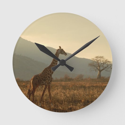 Giraffe in de savanne ronde klok (Voorkant)