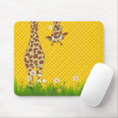 Giraffe in Grass op Polka Dots Mousepad Muismat (Met muis)