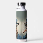 Giraffe in hoge hoed en jas waterfles (Rechts)