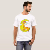 Giraffe in slaapstand met maan t-shirt (Voorkant volledig)