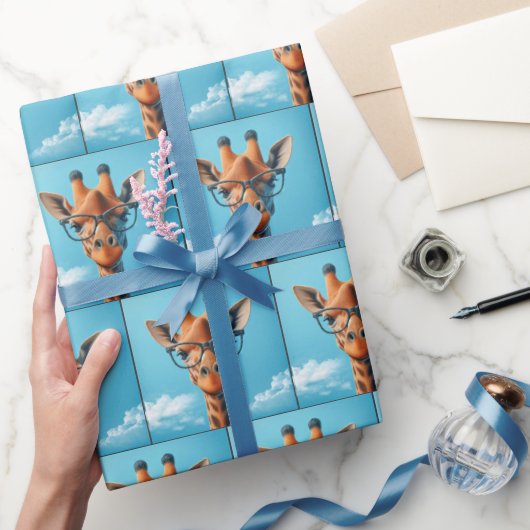 Giraffe in wolken met bril cadeaupapier (Geschenken)