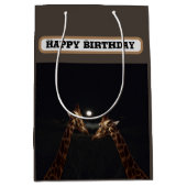 Giraffe Liefde In Het Moonlicht, Verjaardag Medium Cadeauzakje (Voorkant)