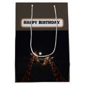 Giraffe Liefde In Het Moonlicht, Verjaardag Medium Cadeauzakje (Achterkant)