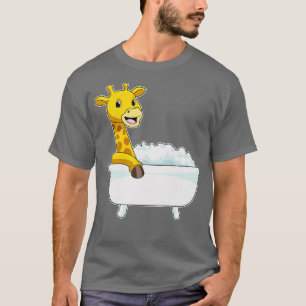 Giraffe met Bathtub met schuim T-shirt