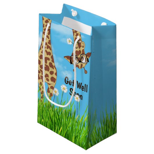 Giraffe met bril in gras klein cadeauzakje (Voorkant Gekanteld)