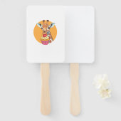 Giraffe met cupcake handwaaier (Voorkant en achterkant)