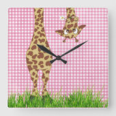 Giraffe met Daisy op roze gingham Vierkante Klok (Voorkant)