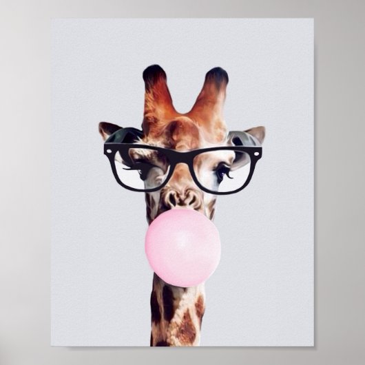 GIRAFFE MET GLAZEN DIE EEN PINKBUBBLEGUM BLOKKEN POSTER (Voorkant)