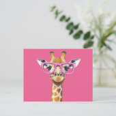 Giraffe met roze bril uitnodiging briefkaart (Staand voorkant)
