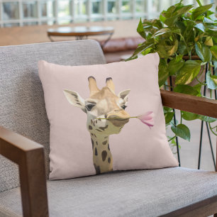 Giraffe met roze tulp kussen