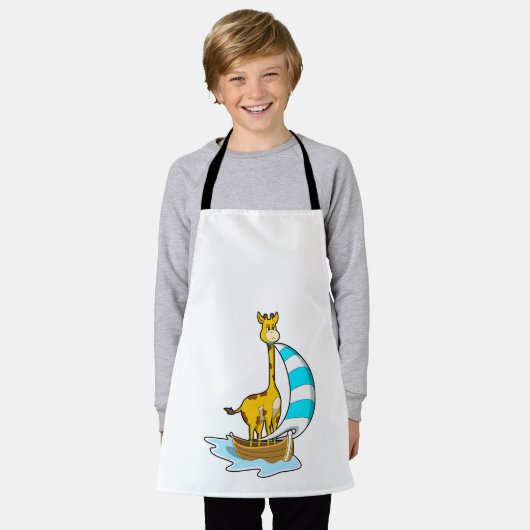 Giraffe met zeilboot schort (Gedragen)