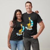 Giraffe met zeilboot t-shirt (Unisex)