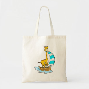 Giraffe met zeilboot tote bag