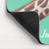 Giraffe op Blauwgroen Groene Gepersonaliseerde Naa Muismat (Hoek)