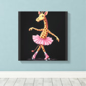 Giraffe op rollerschaatsen in roze tutu tanktop canvas afdruk (Insitu (Houten vloer))