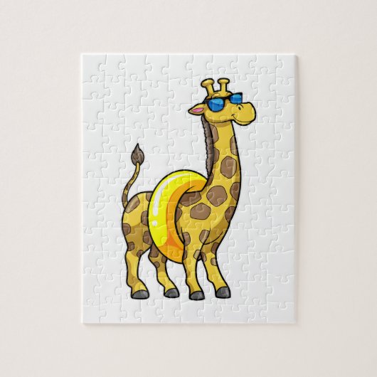 Giraffe op strand met draaiende ring en zonnebril legpuzzel (Verticaal)